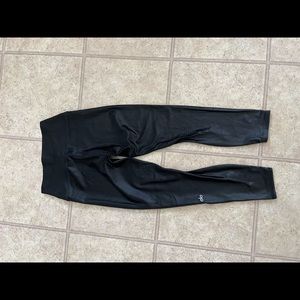 Alo black crop leggings